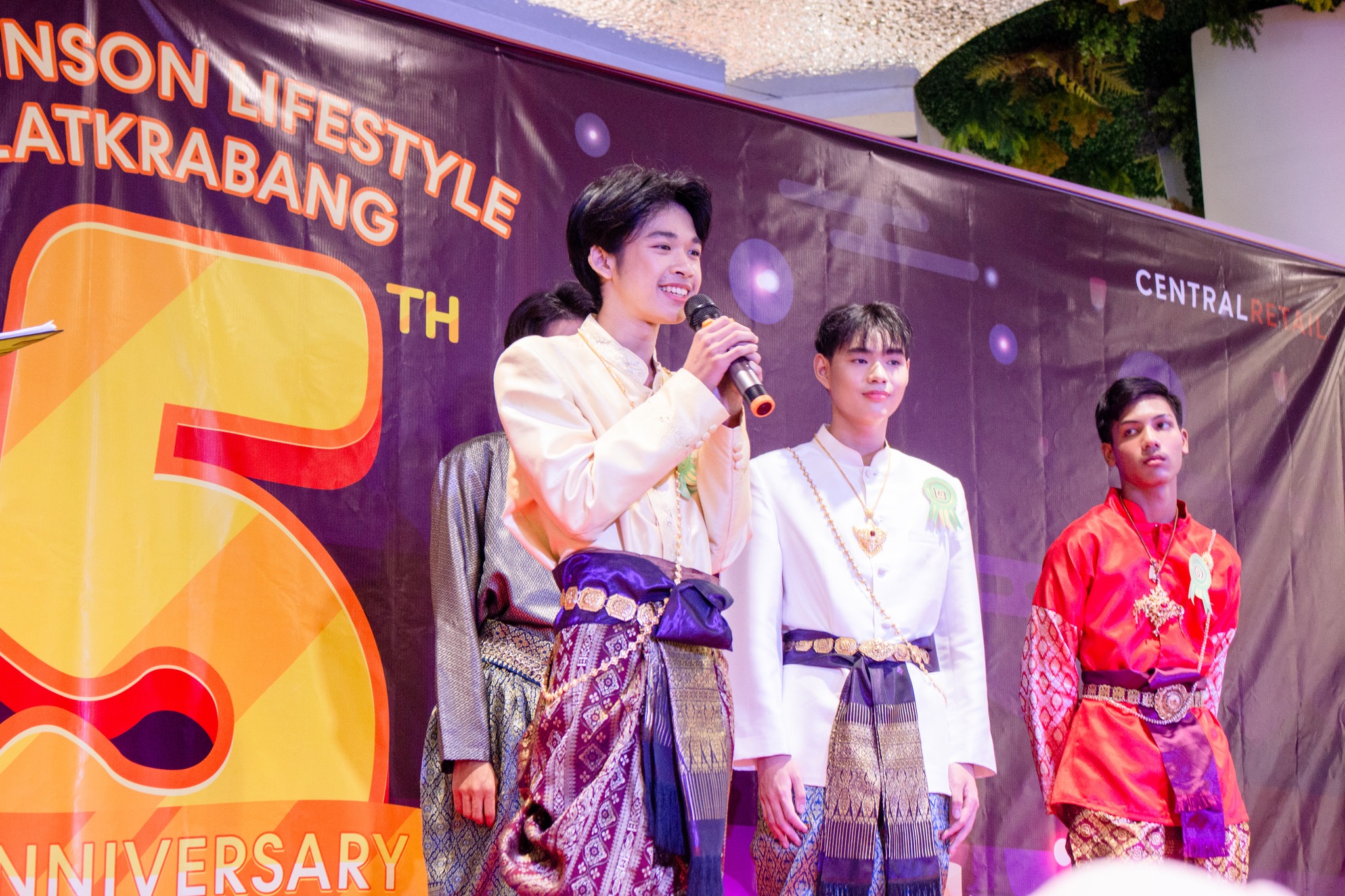 งานประกวดร้องเพลงวันลอยกระทง